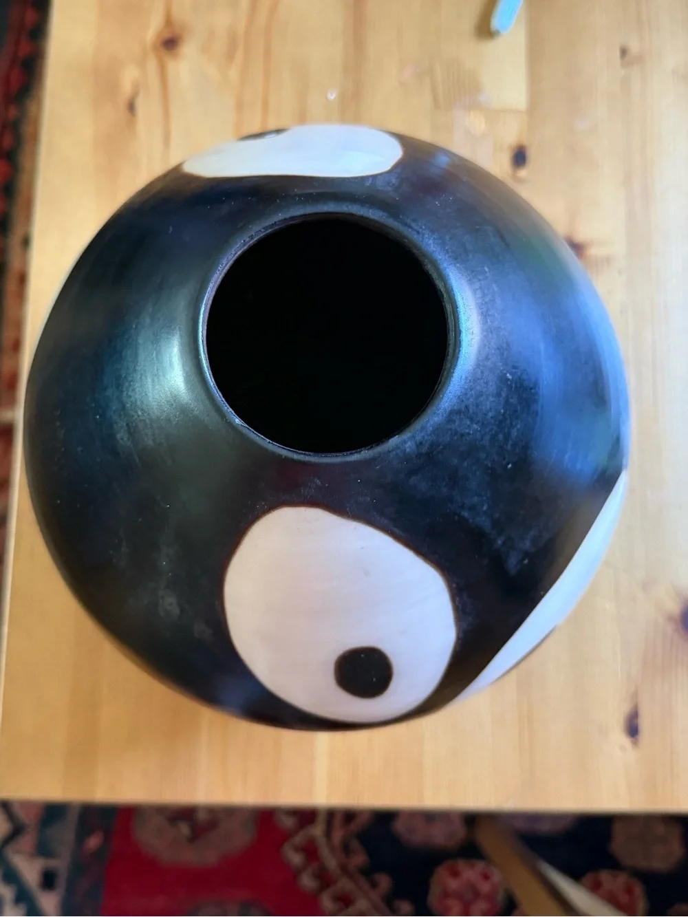 Vintage handmade Peruvian ceramic Chulucanas large vase - Picture 8 of 11